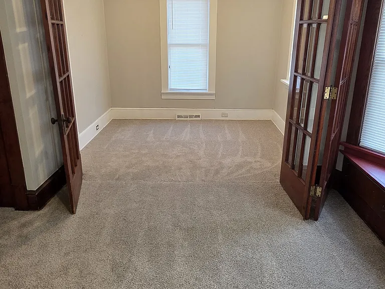 1225 W Osborne St — Photo 27