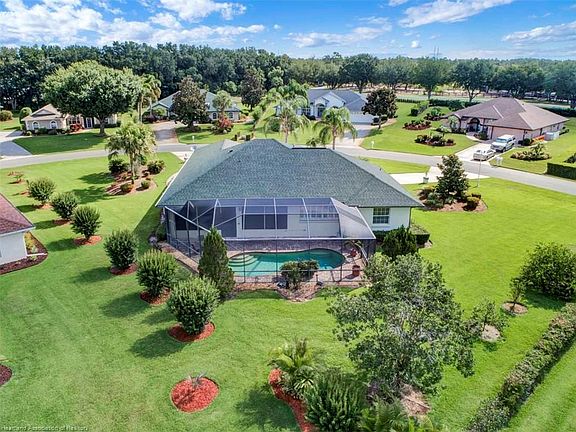 4th image of 14 Meadowlake Cir N