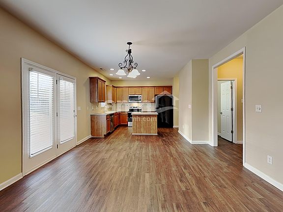 4th image of 228 Pearson Pl
