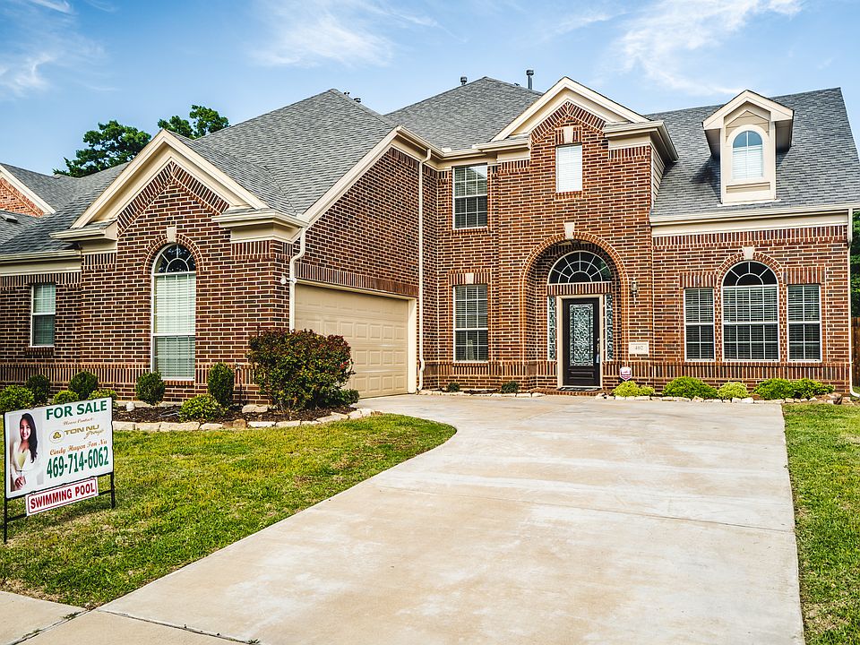 1st image of 402 River Birch Trl