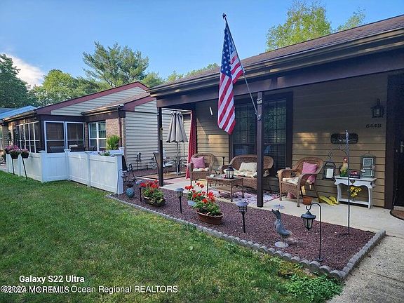 2nd image of 644B Sherwood Ct