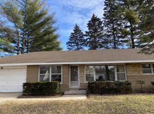 1121 N Phelps Ave, Arlington Heights, IL 60004