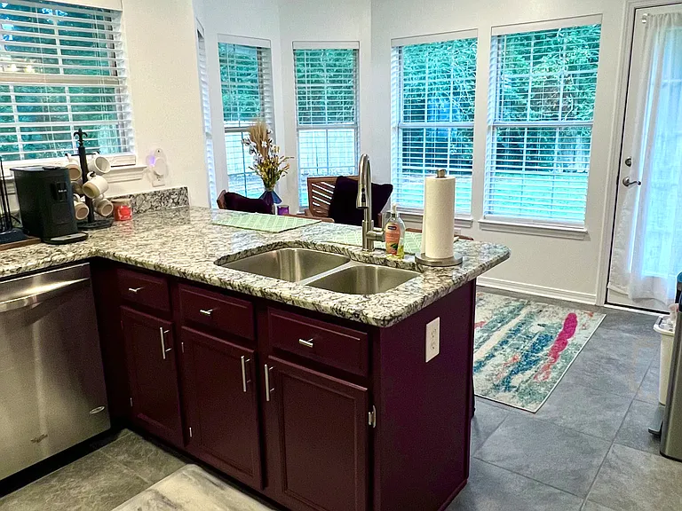 229 Howard Cir — Photo 3