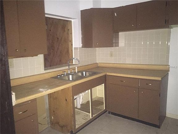 3rd image of 10010 N 23rd St