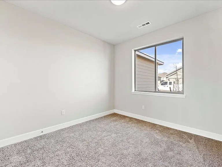 3425 S Van Buren St — Photo 11