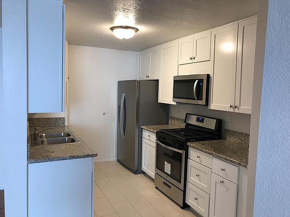 3rd image of 633 S Barrington Ave #103