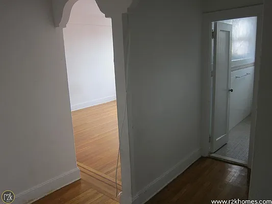 Rented by Realty 2000 Corp | media 5