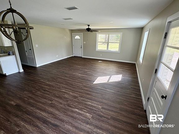 4th image of 2102 Hand Ave