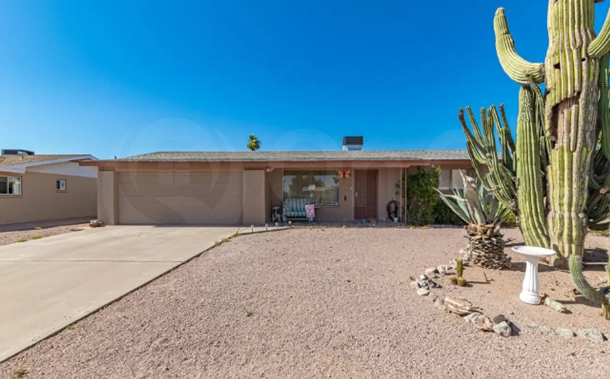 2 bed, 1.0 bath, 924 sqft, $1,600 — Photo 1