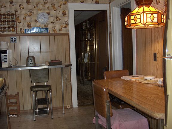 Eat In Kitchen