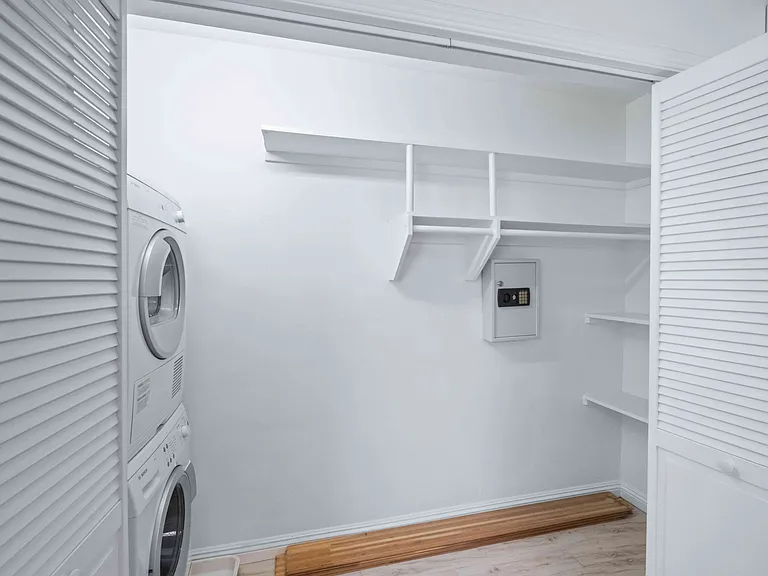 332 S Rexford Dr #1 — Photo 18