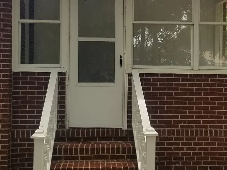 1439 Allen St — Photo 6
