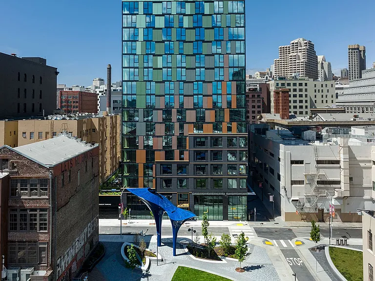 The George — Photo 17