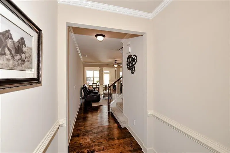 4 bed, 3.5 bath, 2628 sqft, $3,200 — Photo 2