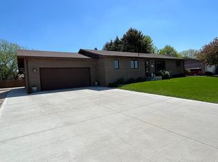 1104 W City Limits Rd, Yankton, SD 57078