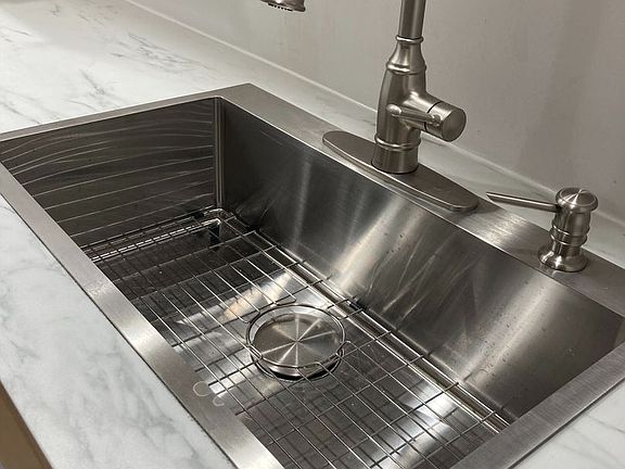 3rd image of 5540 Avondale Pl Floor 2