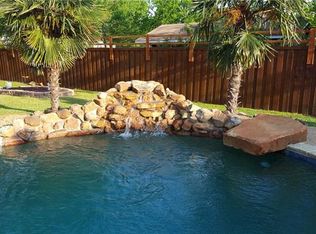 812 Walnut St, Royse City, TX 75189