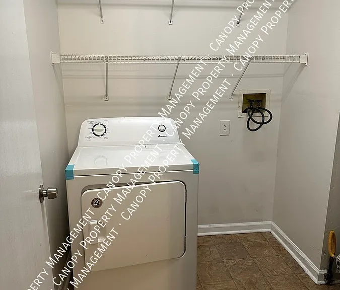 724 Charles Ave — Photo 12