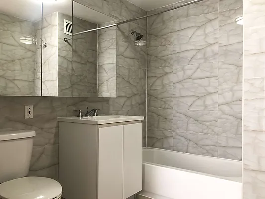 Rented by Kahen Properties | media 18