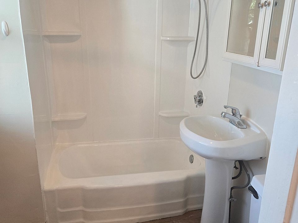 1st image of 103 Alder St #1