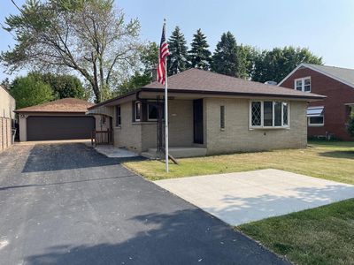 3610 East College AVENUE, Cudahy, WI, 53110