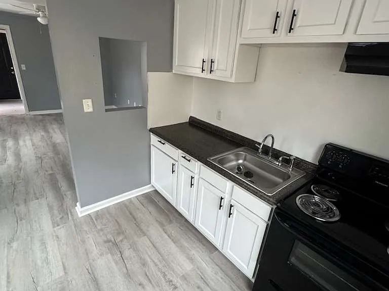 201 Chandler Dr #17B — Photo 4