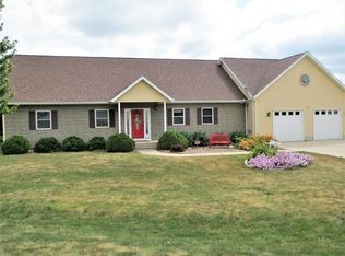 1424 Atkinson Rd, Dixon, IL 61021