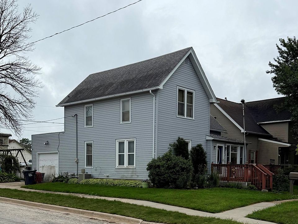 1st image of 403 1st St SW