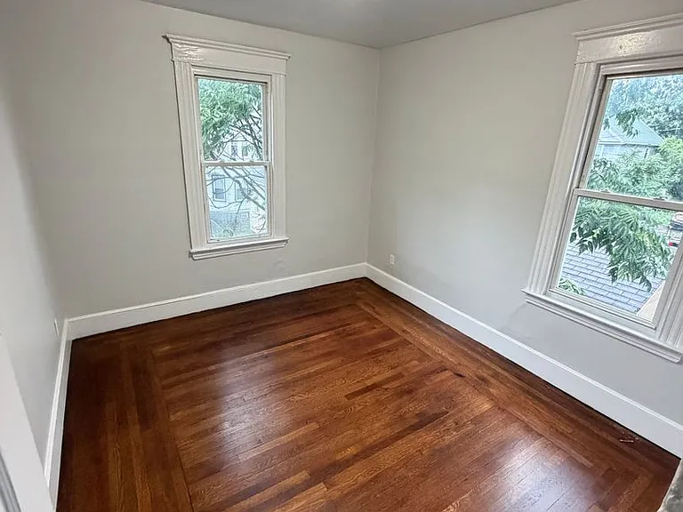 318-320 Howard Ave — Photo 26