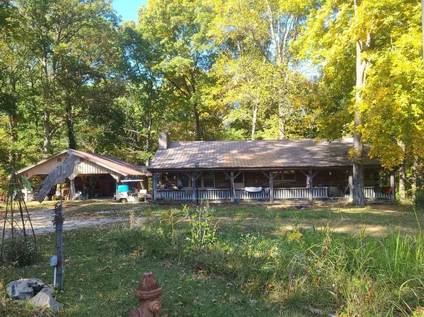 1185 Rowe School Rd, Puryear, TN 38251