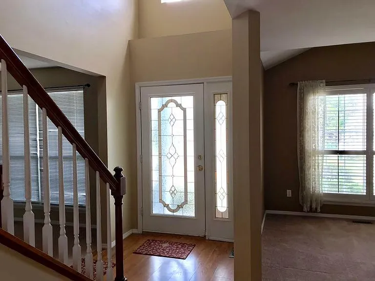 260 Valleybrook Ct — Photo 5