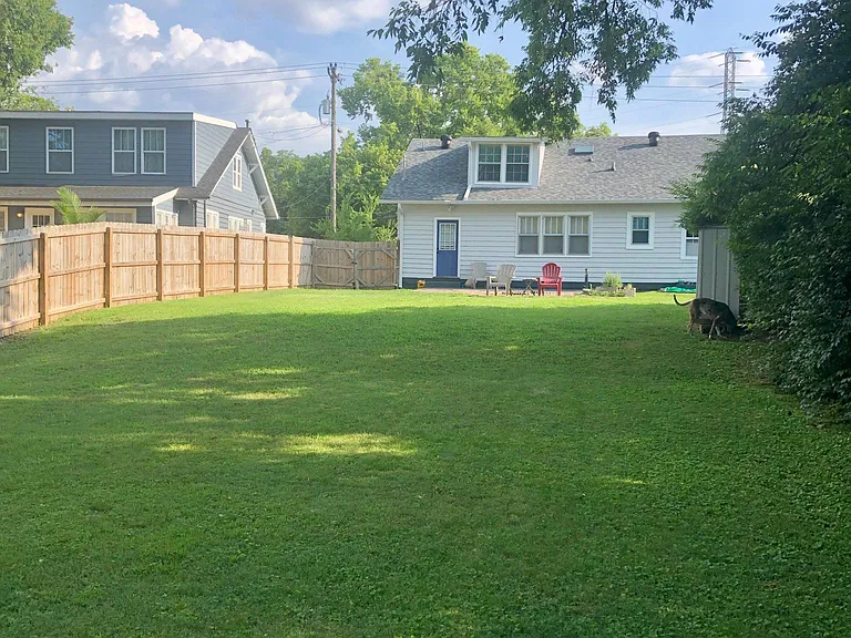 City serenity, almost .25 acres for your pets!