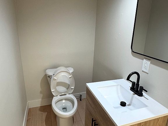 5th image of 10 Dickinson Ave #3