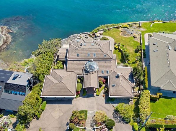4461 Shore Way, Saanich, BC V8N 3V1