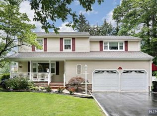 222 Homestead Rd, Paramus, NJ 07652