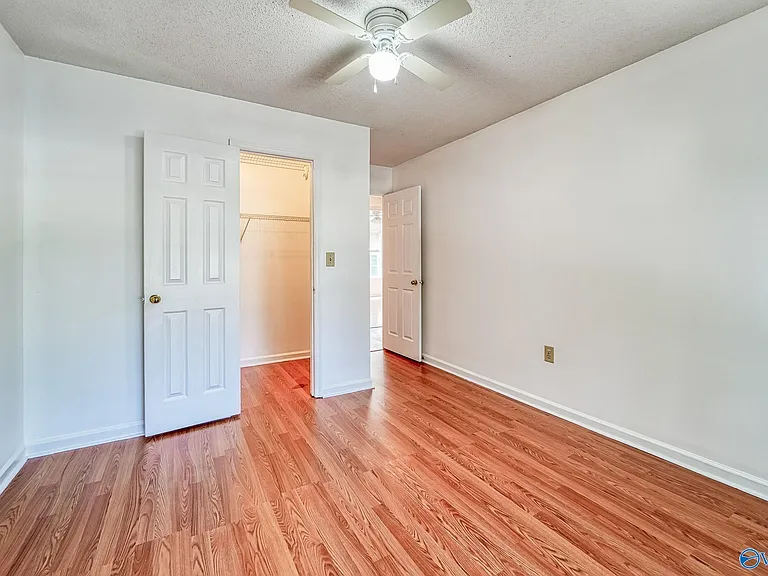 212 Green Springs Ln — Photo 18