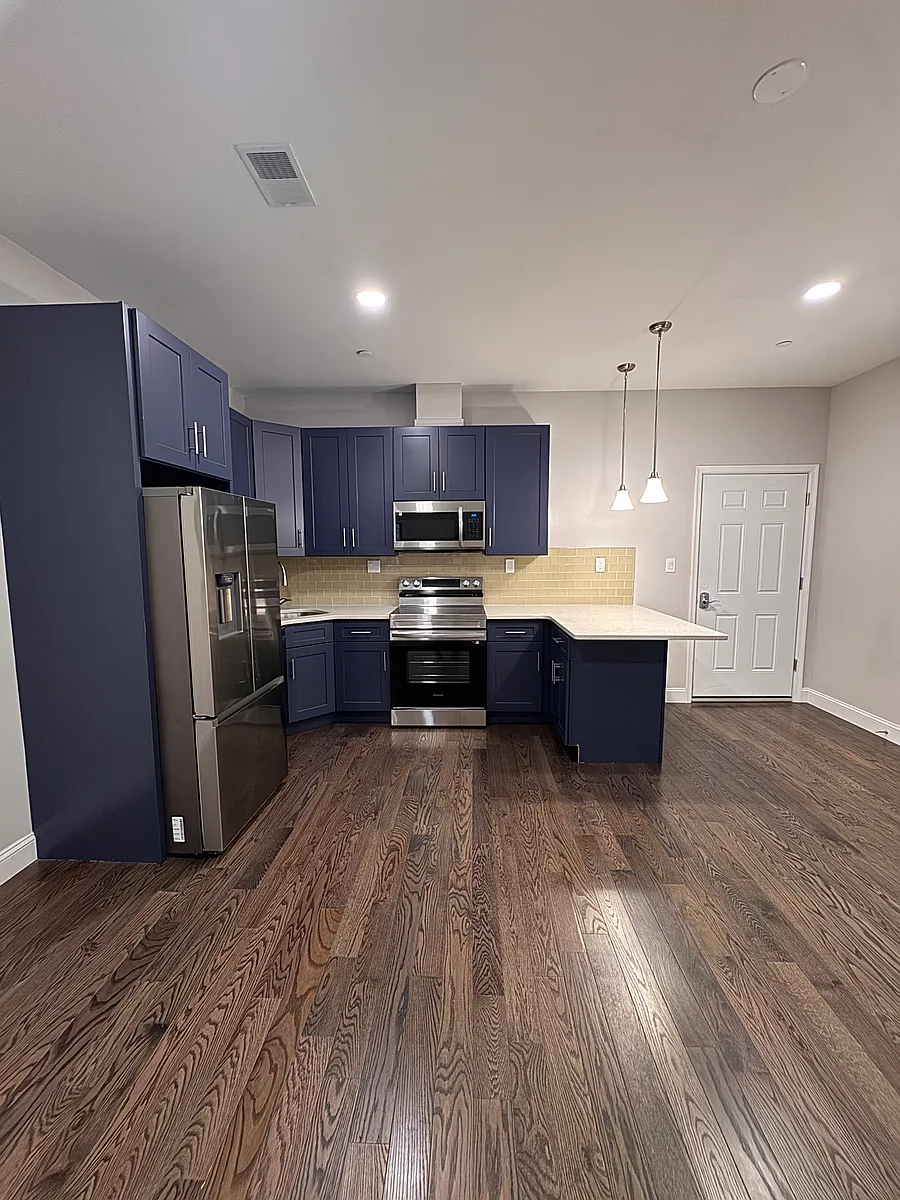 Building Photo - 327 N 11th St #3F