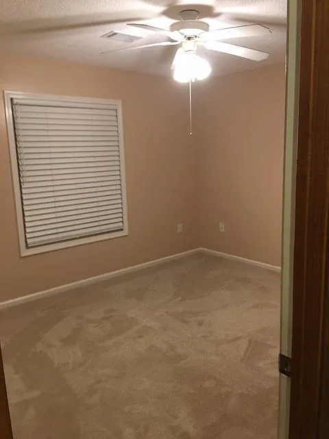 3 bed, 1885 sqft, $1,800 — Photo 3