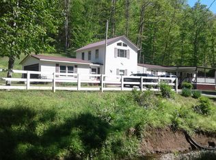 916 Honeycutt Rd, Fraziers Bottom, WV 25082