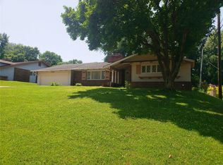 24 Graeler Dr, Saint Louis, MO