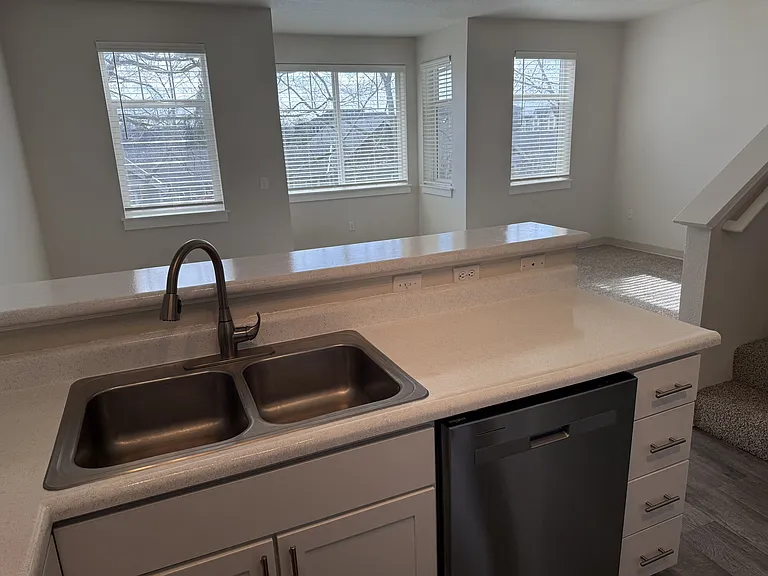 Chinook Way Apartments — Photo 11