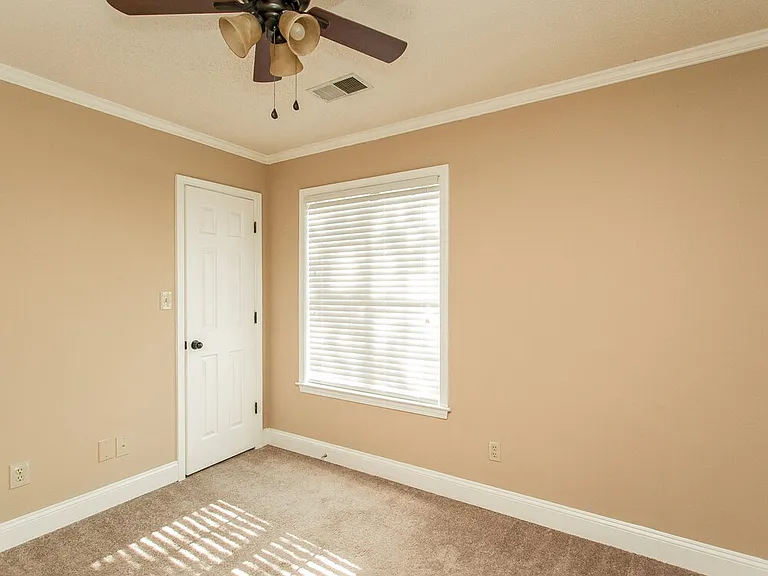 10264 Amanda Dr — Photo 10