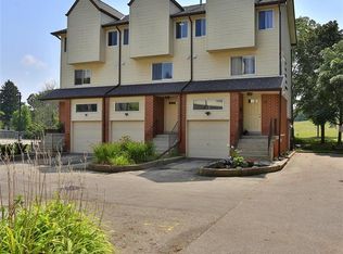 1085 Queens Blvd #13, Kitchener, ON N2M1B9