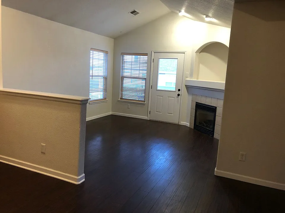3601 Ponderosa Ct #11