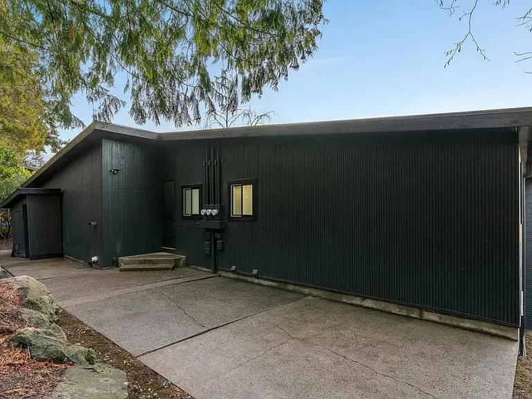 5036 44th Ave NE — Photo 15