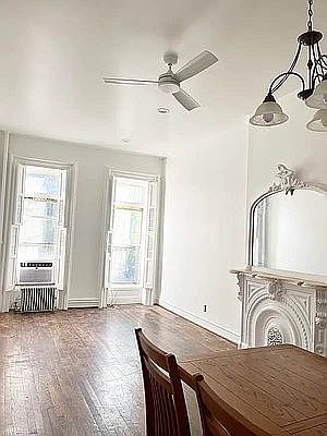 5th image of 125 Quincy St APT 1