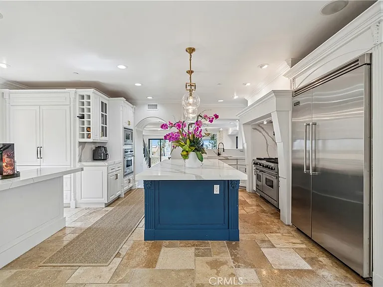 312 Carnation Ave — Photo 8