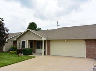 2353 SW Fountain Pl, Topeka, KS 66614