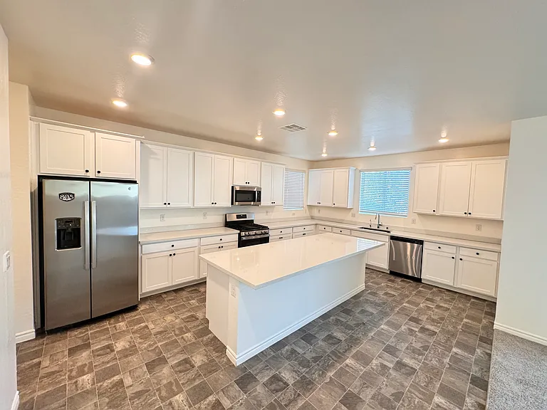 2711 Lindsey Springs St — Photo 11