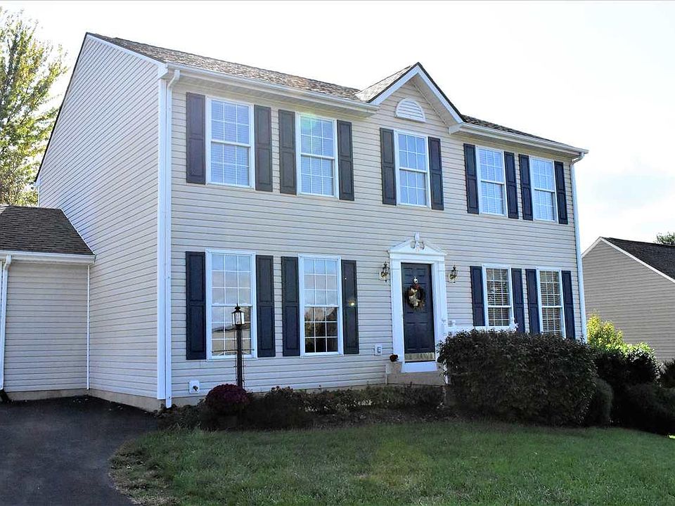 1st image of 29 Ledyard Ct